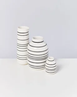 Discount Nuno vase M - black & white striped Mittlere Vasen